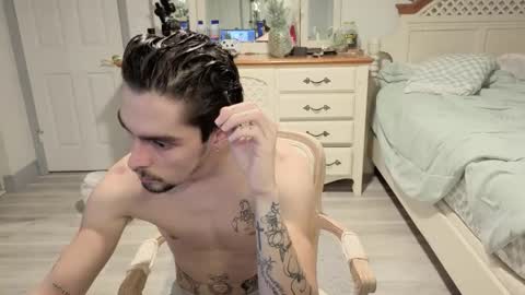 str8whiteboy21 online show from December 1, 6:38 am