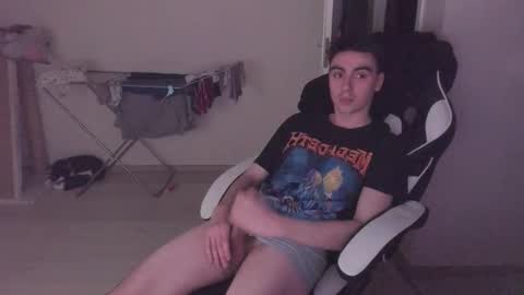 Snapshot of stralght_twinks chatting on October 12, 5:29 pm Ray online show from October 12, 5:29 pm