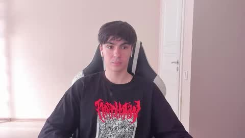 Snapshot of stralght_twinks chatting on September 24, 8:46 am Ray online show from September 24, 8:46 am