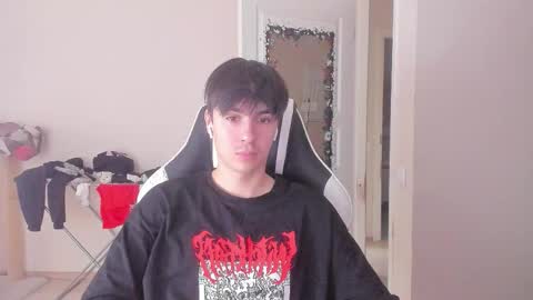 Snapshot of stralght_twinks chatting on October 3, 7:13 am Ray online show from October 3, 7:13 am