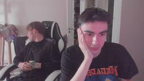 Snapshot of stralght_twinks chatting on October 9, 1:27 pm Ray online show from October 9, 1:27 pm