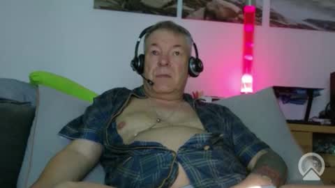 Stranger online show from March 8, 11:09 pm