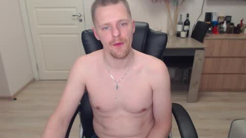 strong_guy_xxx online show from November 25, 3:36 pm