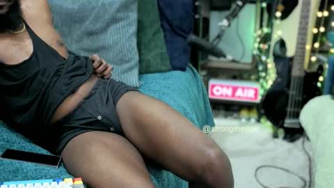 strongmellow online show from December 2, 5:16 pm