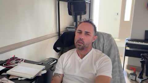 Simon online show from April 21, 3:40 pm