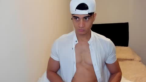 Snapshot of stylish_men chatting on September 30, 1:47 pm stylish men online show from September 30, 1:47 pm