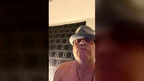 SUCKITU812 online show from March 29, 7:08 am