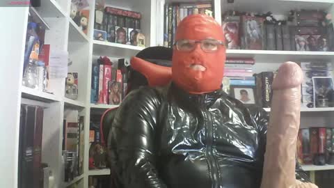 Sumisolatex online show from April 17, 4:31 pm