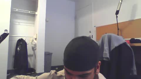 Snapshot of sundoog chatting on February 6, 3:20 pm Sundoog online show from February 6, 3:20 pm