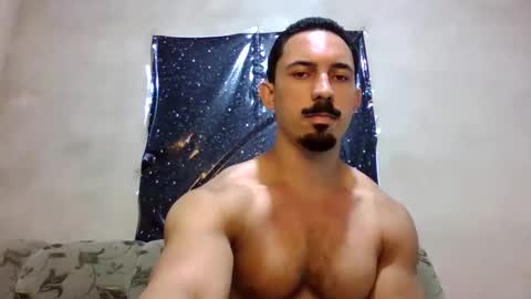 Snapshot of superbigmr chatting on September 17, 2:56 am james online show from September 17, 2:56 am