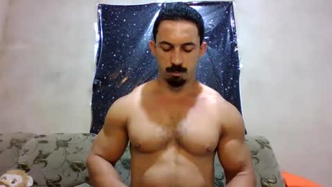 Snapshot of superbigmr chatting on September 15, 4:36 am james online show from September 15, 4:36 am