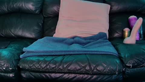 Thomas online show from December 31, 6:24 pm