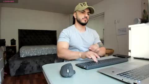 supermanboyxxl online show from April 15, 5:40 am