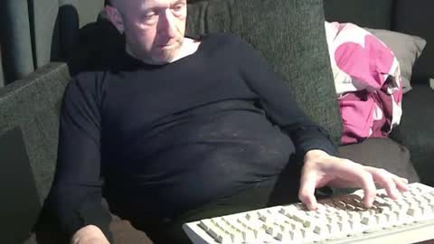 ArnSwart online show from April 15, 10:53 pm