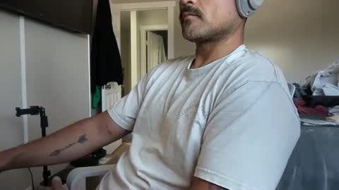 SweatinSD online show from April 17, 10:56 pm