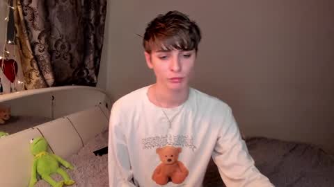 kira online show from February 28, 7:46 pm