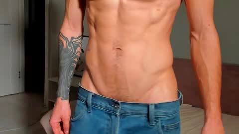 Snapshot of sweet_smith8 chatting on January 10, 7:32 pm sweet_smith8 online show from January 10, 7:32 pm