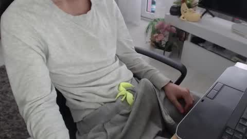 SwetLittleBoy4u online show from January 12, 10:41 am