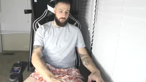 swoozy_ online show from January 18, 3:19 am