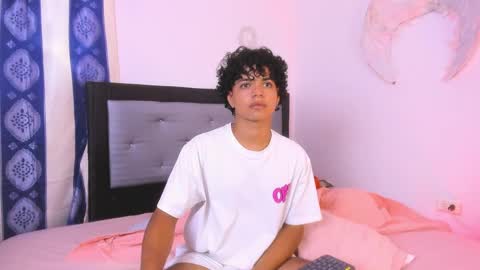 swwet_boy online show from January 7, 9:25 pm