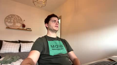 syl092 online show from February 5, 1:07 pm