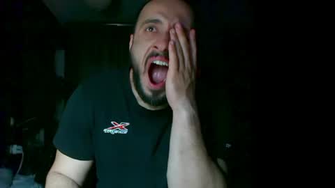 Huracane online show from April 4, 6:05 pm