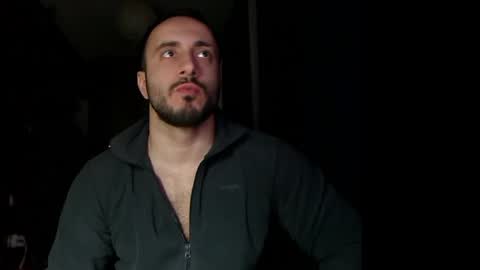 Huracane online show from February 4, 6:27 pm