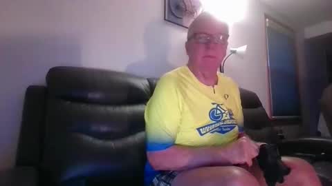 tacrunner66_ online show from November 2, 2:43 pm