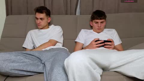 Alex online show from December 15, 6:27 pm