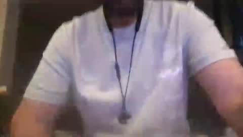 Aligator online show from April 21, 6:14 pm