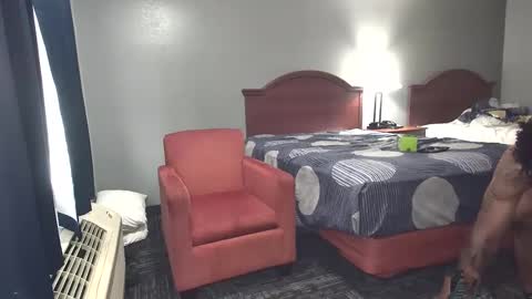 Snapshot of tallchocmilk chatting on October 18, 6:46 pm tallchocmilk online show from October 18, 6:46 pm