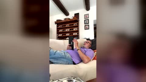 Dominique online show from April 25, 1:41 pm