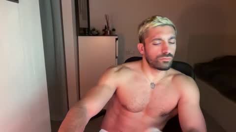 tarquit8 online show from October 3, 9:42 pm