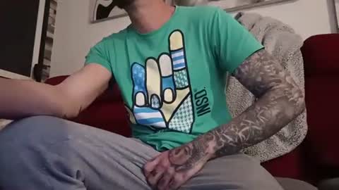 Tatuado20cm online show from May 11, 7:33 pm