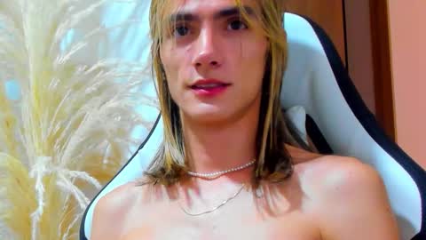 tayler_swift1 online show from November 10, 9:09 pm