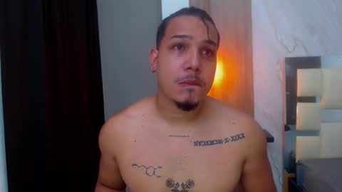 Snapshot of taylor_collins_2 chatting on September 14, 9:17 pm taylor_collins_2 online show from September 14, 9:17 pm