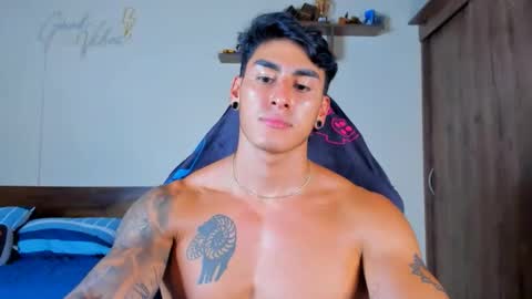 taylor_mclane1 online show from April 12, 7:26 pm