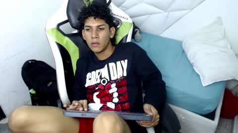 TAYLOR online show from April 17, 3:42 am