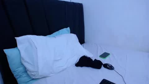 Tayron online show from February 24, 4:26 pm