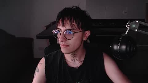 Teo independent model online show from March 20, 6:17 am