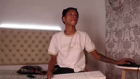 tessachains online show from February 11, 1:21 am