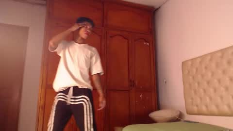 tessachains online show from February 12, 1:55 am