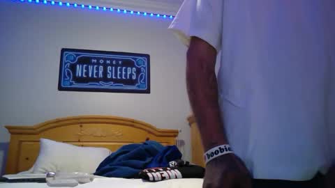 Snapshot of theamezcua98 chatting on October 4, 7:02 am theamezcua98 online show from October 4, 7:02 am