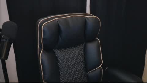 The Bear King online show from April 19, 1:05 am