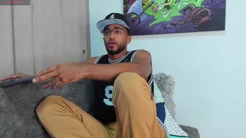 theblack_frank online show from December 17, 1:29 pm