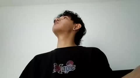 Snapshot of thebluesky_18 chatting on October 20, 7:07 pm thebluesky_18 online show from October 20, 7:07 pm
