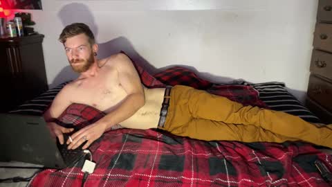 Snapshot of thecarrguyy chatting on January 13, 4:39 am Thatcarrguyy online show from January 13, 4:39 am