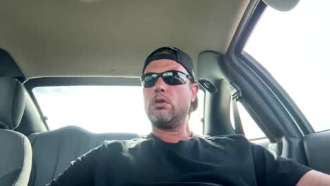 Carter Bates online show from September 27, 7:45 pm