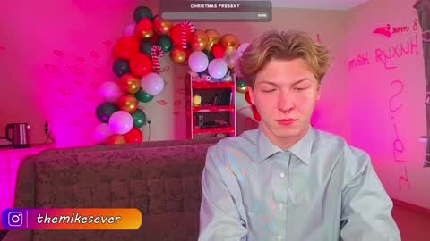 Snapshot of themikesever chatting on December 24, 7:00 pm Sever online show from December 24, 7:00 pm