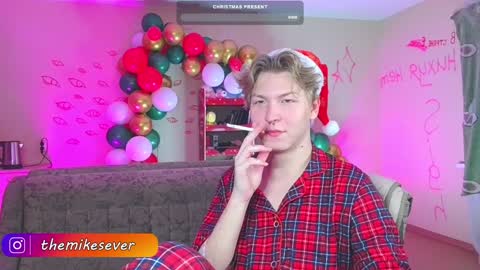Snapshot of themikesever chatting on December 25, 5:37 pm Sever online show from December 25, 5:37 pm